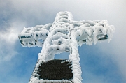 37 La croce rivestita di neve ghiacciata !
